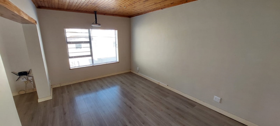 5 Bedroom Property for Sale in Ferreira Town Eastern Cape